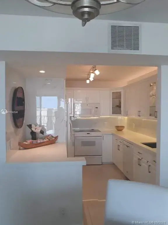 2 bedroom 2 bath Residential for sale at 2201 S Ocean Dr # 604, Hollywood FL 33019