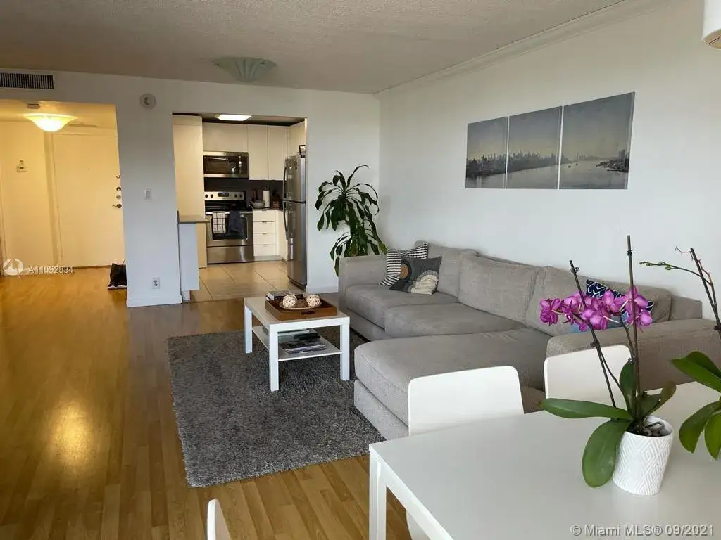 1 bedroom 1 bath Residential for sale at 1901 Brickell Ave # B1706, Miami FL 33129