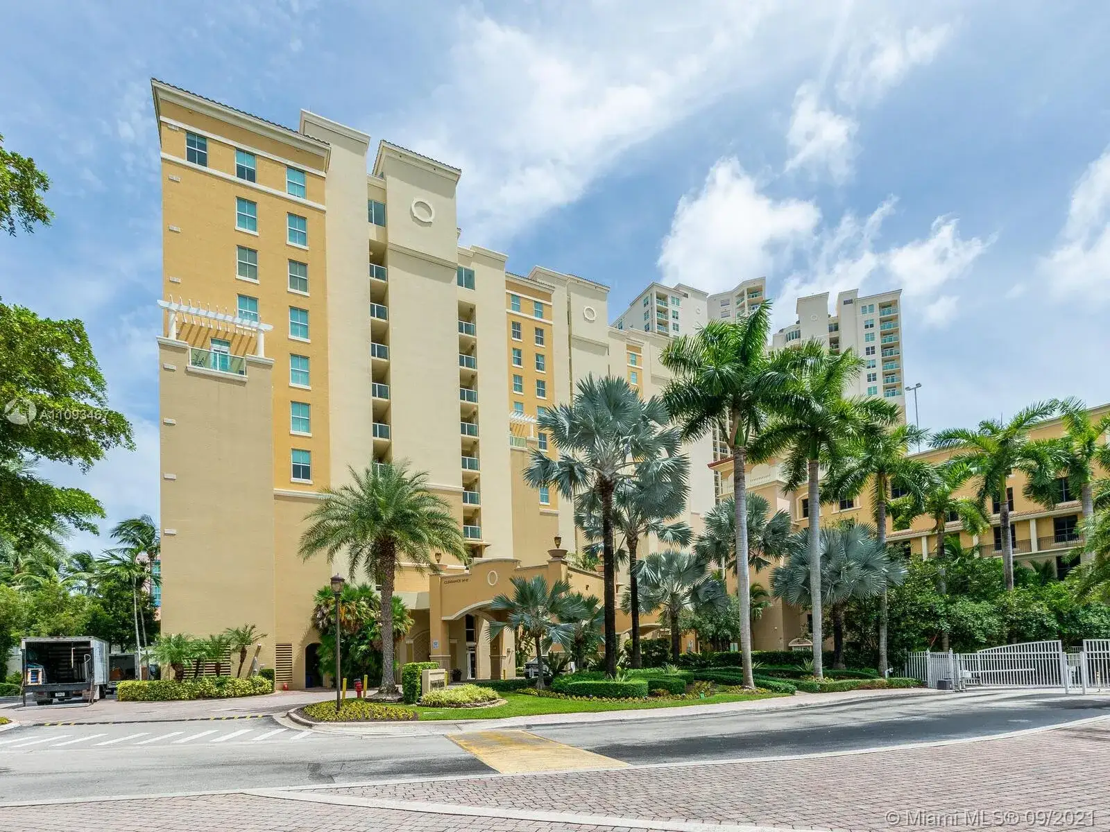 3 bedroom 2 bath Residential for sale at 3340 NE 190th St # 209, Aventura FL 33180