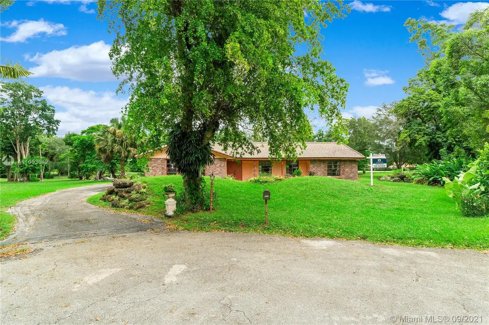4 bedroom 2 bath Residential for sale at 9550 NW 42nd Ct, Coral Springs FL 33065