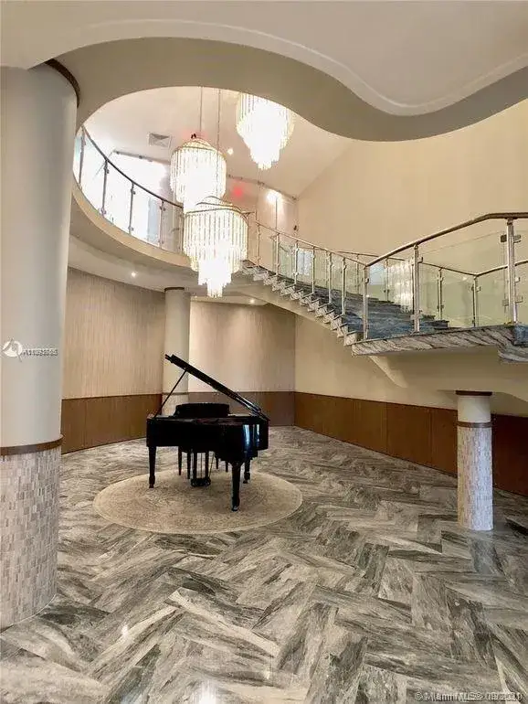 1 bedroom 1 bath Residential for sale at 5401 Collins Ave # 715, Miami Beach FL 33140