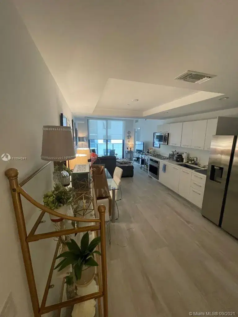1 bedroom 1 bath Residential for sale at 55 SW 9th St # 3209, Miami FL 33130