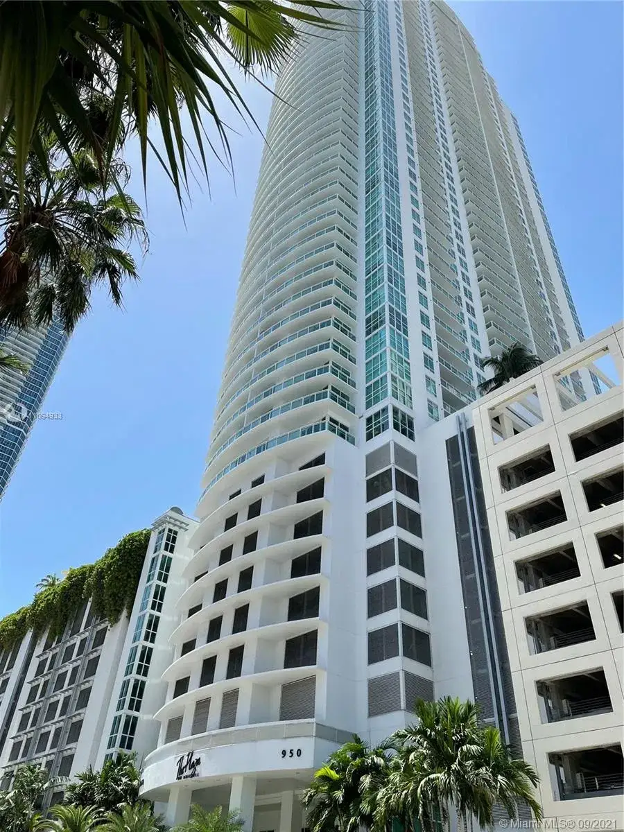 2 bedroom 2 bath Residential for sale at 950 Brickell Bay Dr # 1710, Miami FL 33131