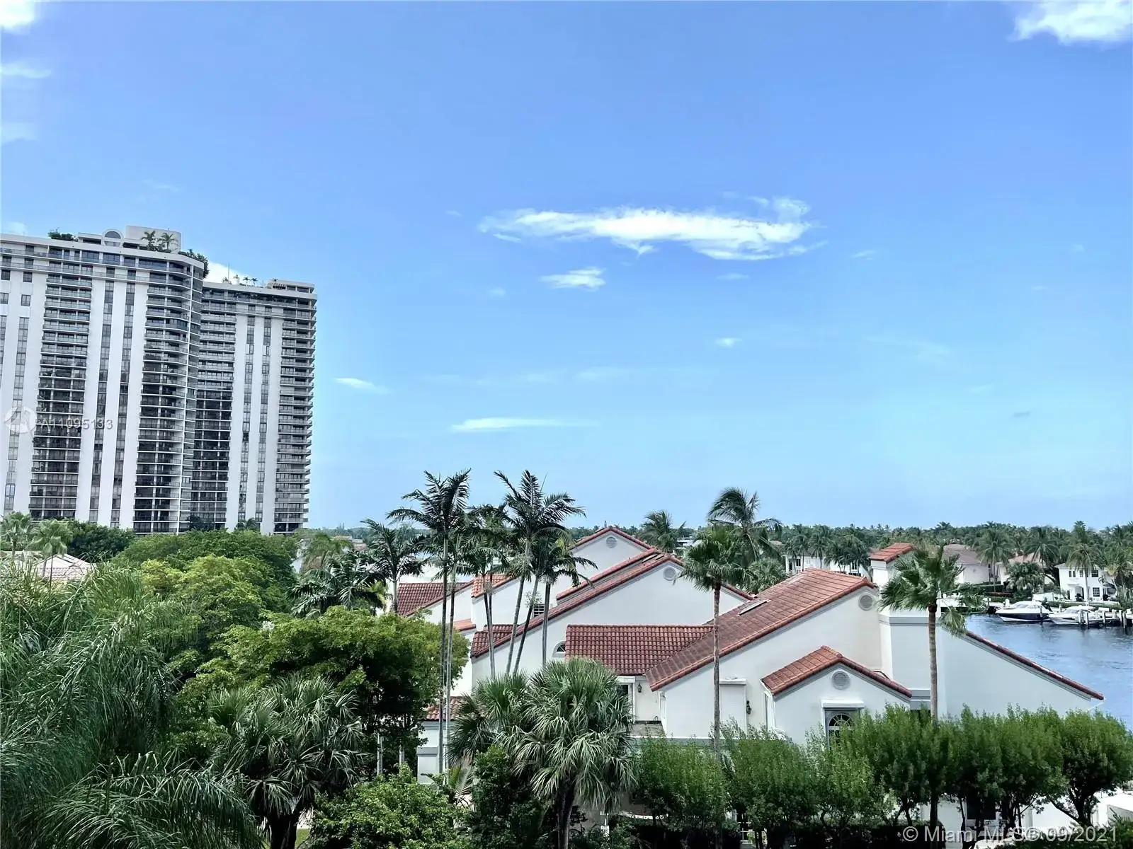 3 bedroom 4 bath Residential for sale at 19355 Turnberry Way, Aventura FL 33180