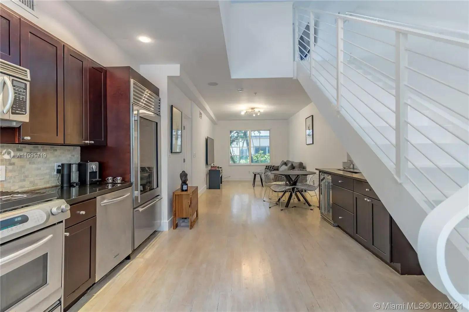 1 bedroom 2 bath Residential for sale at 1025 Michigan Ave # 1B, Miami Beach FL 33139