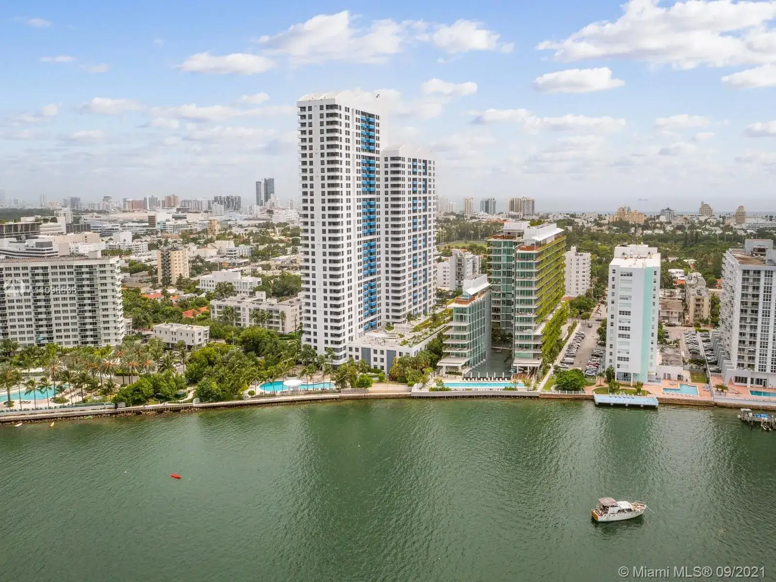 1 bedroom 1 bath Residential Lease for rent at 1330 West Ave # 1612, Miami Beach FL 33139