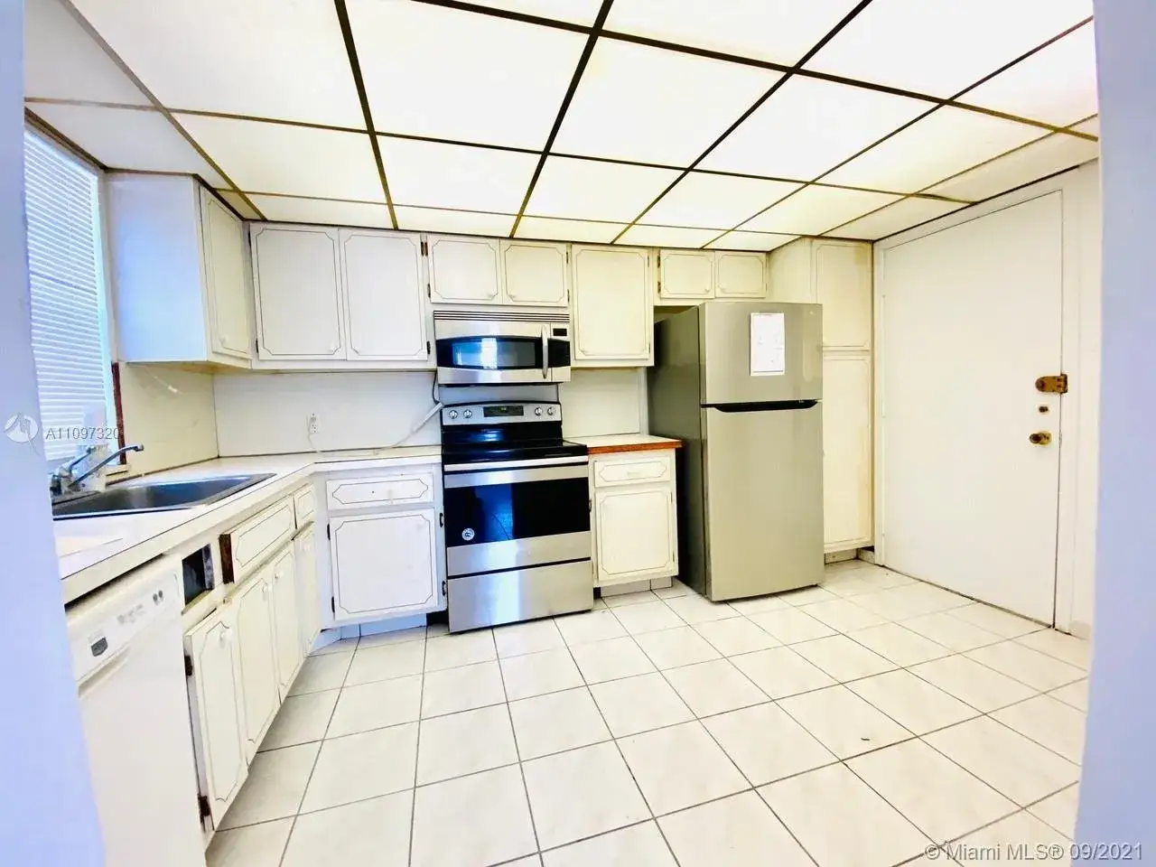 2 bedroom 2 bath Residential for sale at 1020 Meridian Ave # 201, Miami Beach FL 33139