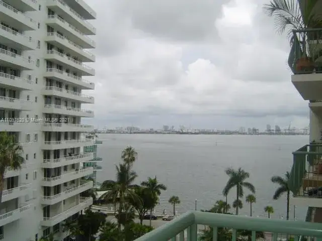1 bath Residential for sale at 1408 Brickell Bay Dr # 816, Miami FL 33131