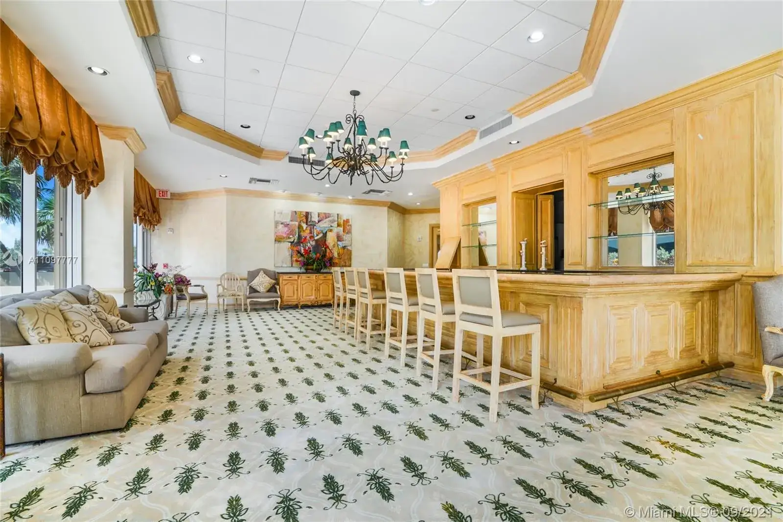 1 bedroom 1 bath Residential for sale at 8855 Collins Ave # 6E, Surfside FL 33154