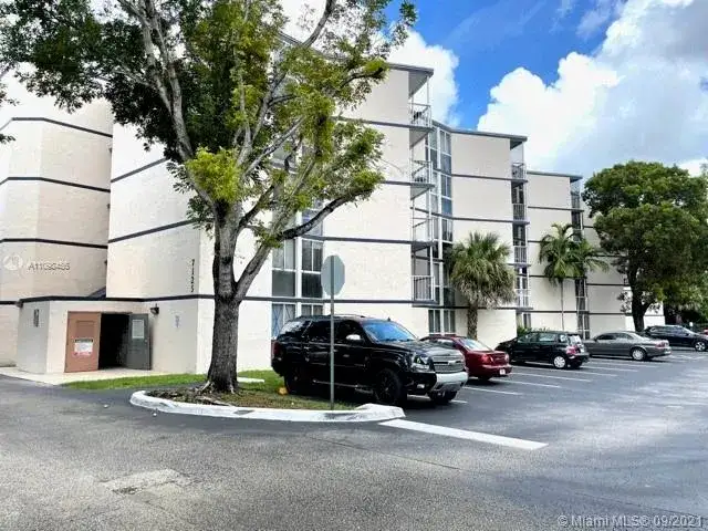 2 bedroom 2 bath Residential for sale at 7125 NW 186th St # B111, Hialeah FL 33015