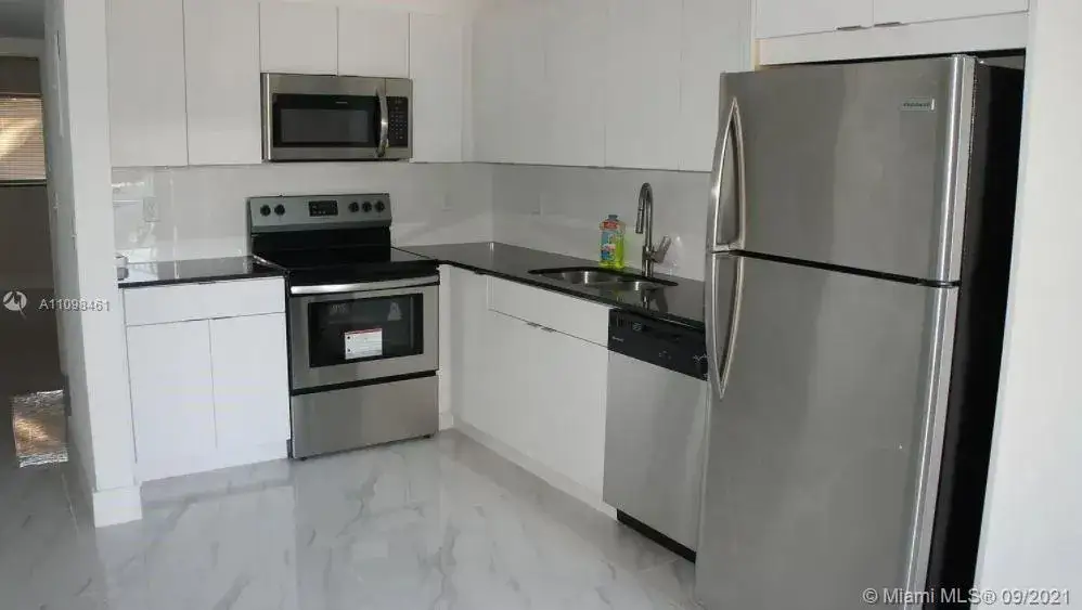 2 bedroom 1 bath Residential Lease for rent at 2140 NE 56TH St # 5, Fort Lauderdale FL 33308