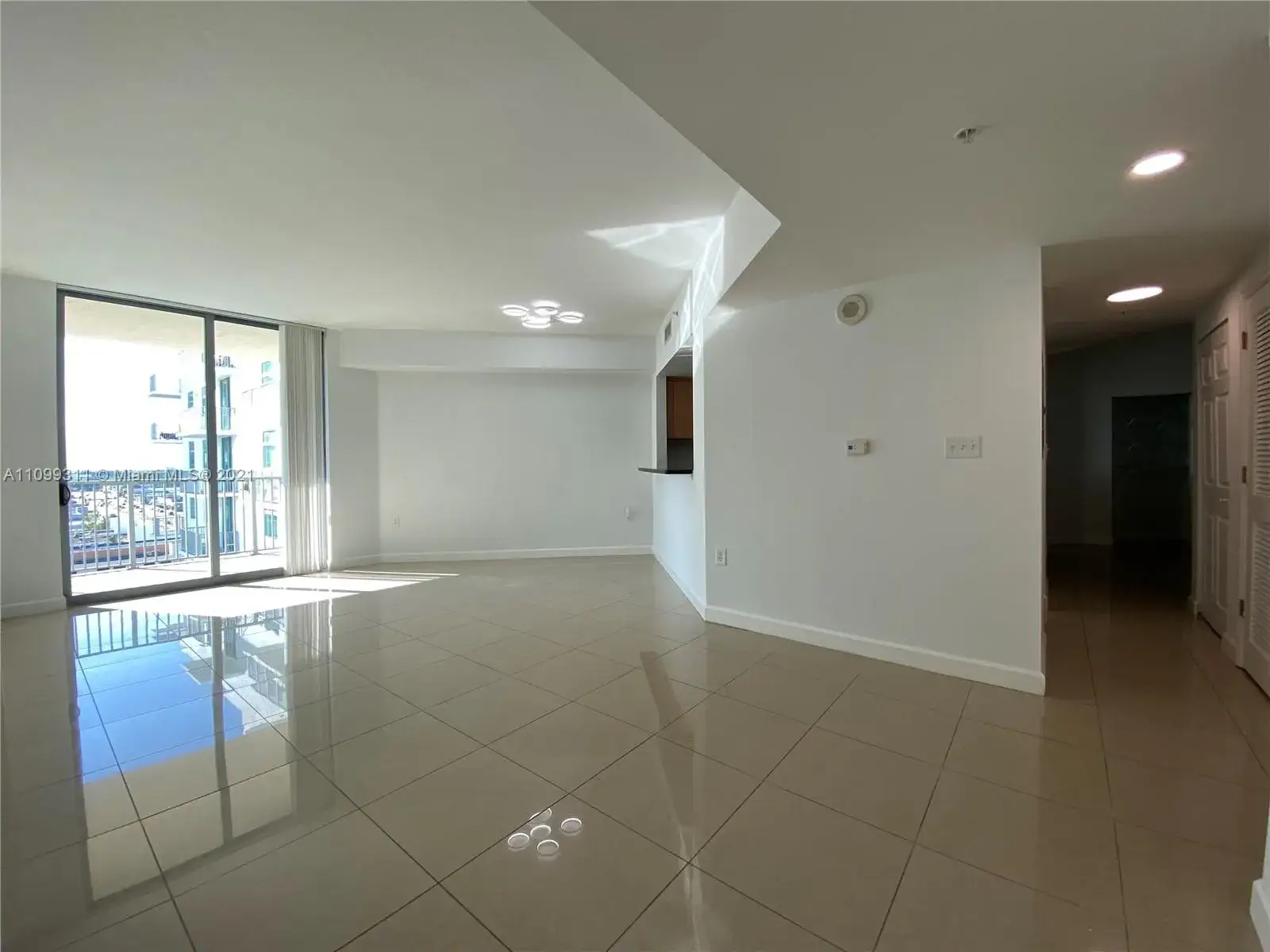 1 bedroom 1 bath Residential Lease for rent at 140 S Dixie Hwy # 808, Hollywood FL 33020