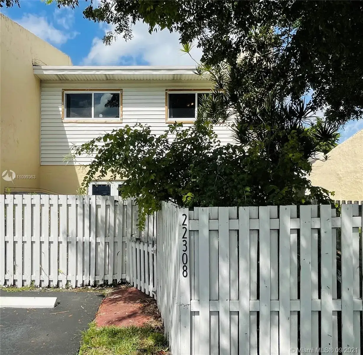 3 bedroom 2 bath Residential for sale at 22308 SW 103rd Ave, Cutler Bay FL 33190