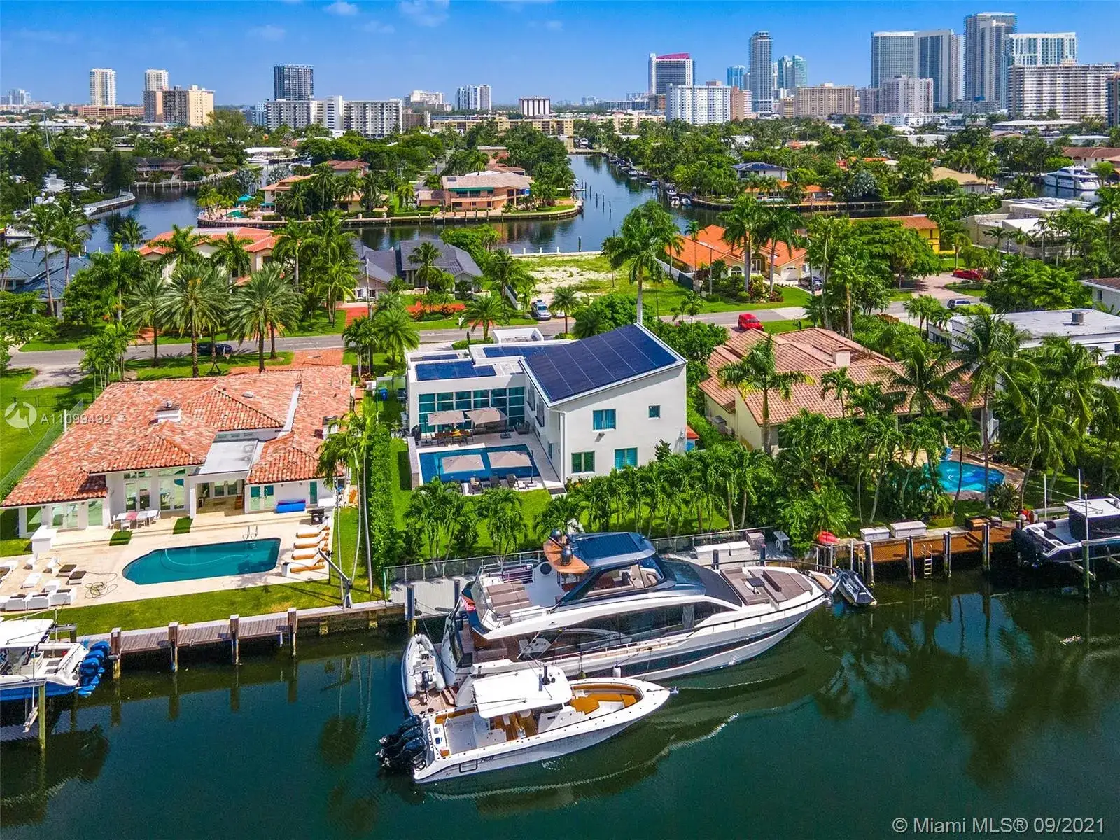5 bedroom 4 bath Residential Lease for rent at 307 Holiday Dr, Hallandale Beach FL 33009