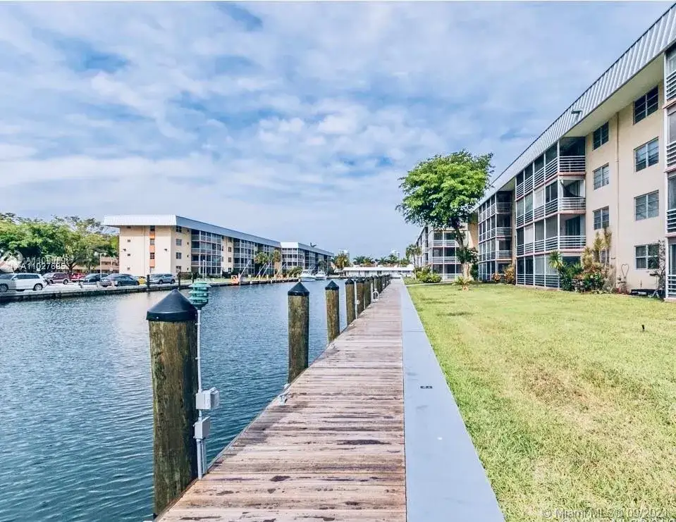 1 bedroom 1 bath Residential for sale at 3551 NE 169th St # A, North Miami Beach FL 33160