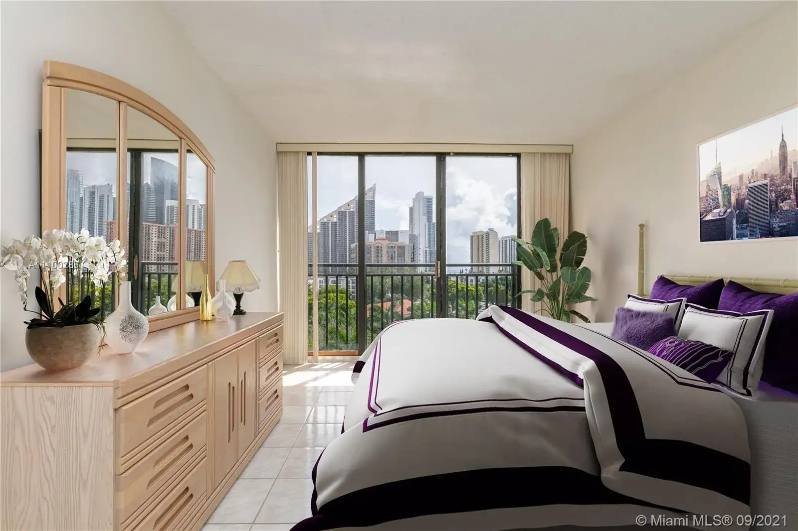 2 bedroom 2 bath Residential for sale at 17720 N Bay Rd # 802, Sunny Isles Beach FL 33160