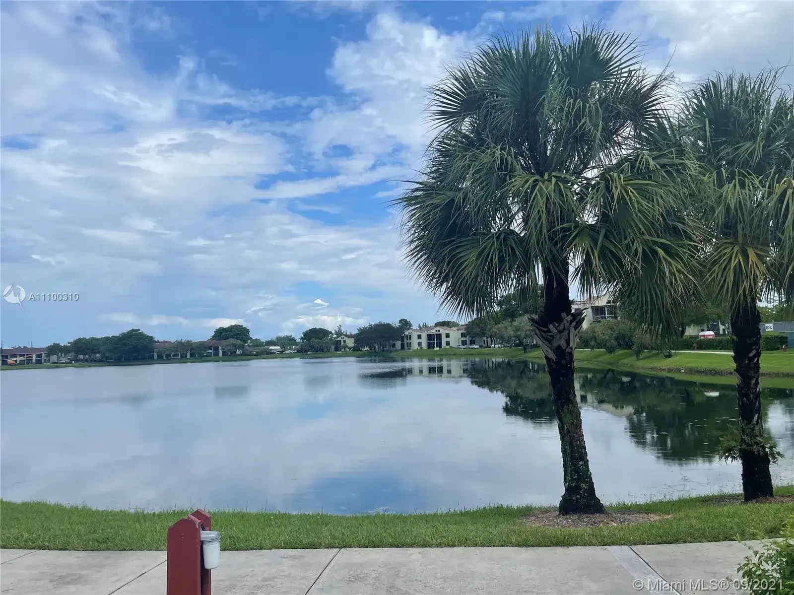2 bedroom 2 bath Residential for sale at 212 Lake Pointe Dr # 210, Oakland Park FL 33309