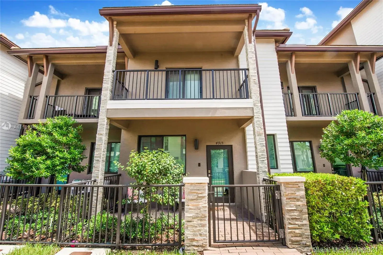 3 bedroom 2 bath Residential for sale at 4915 NW 83rd Path # 0, Doral FL 33166