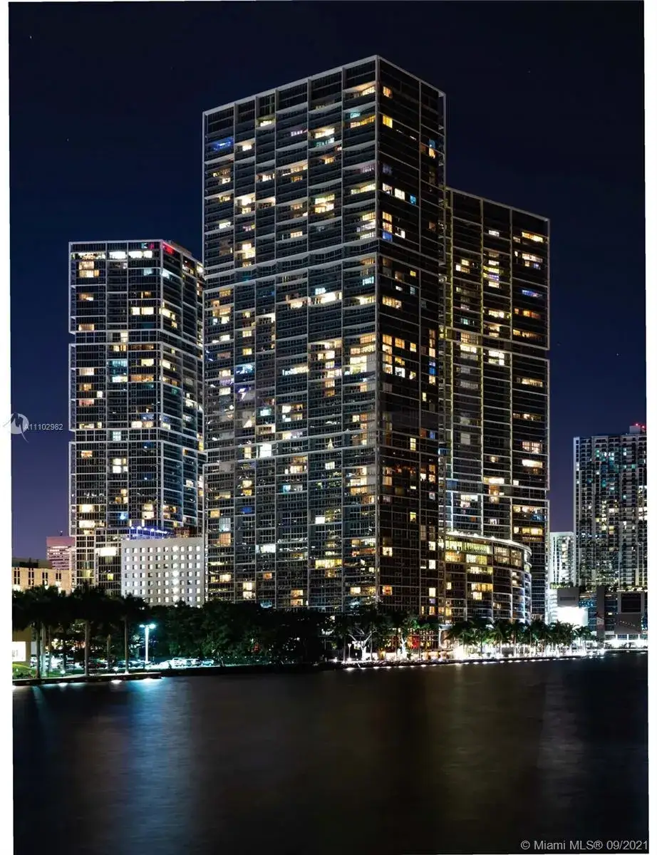 2 bedroom 2 bath Residential Lease for rent at 495 Brickell Ave. # 802, Miami FL 33131