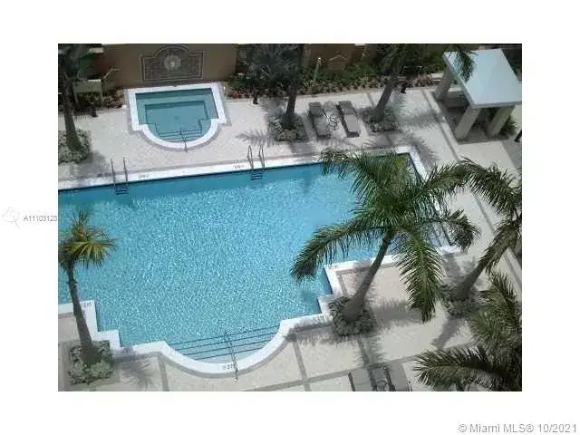 2 bedroom 2 bath Residential for sale at 3001 NE 185th St # 514, Aventura FL 33180