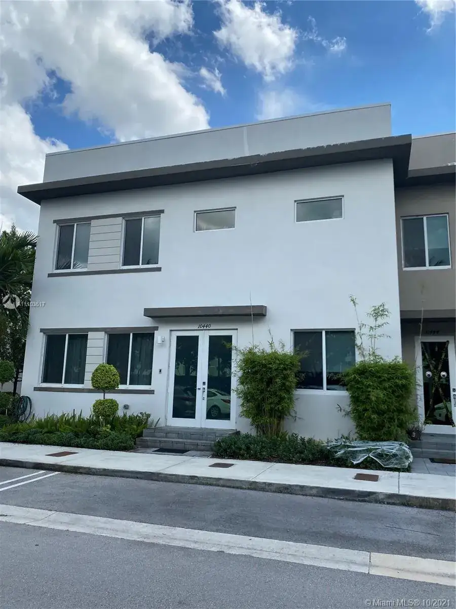 1 bath Residential Lease for rent at 10440 NW 67th St, Doral FL 33178