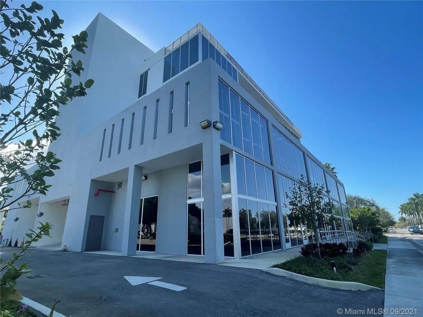 Commercial Sale for sale at 10450 NW 33rd St # 103, Doral FL 33172