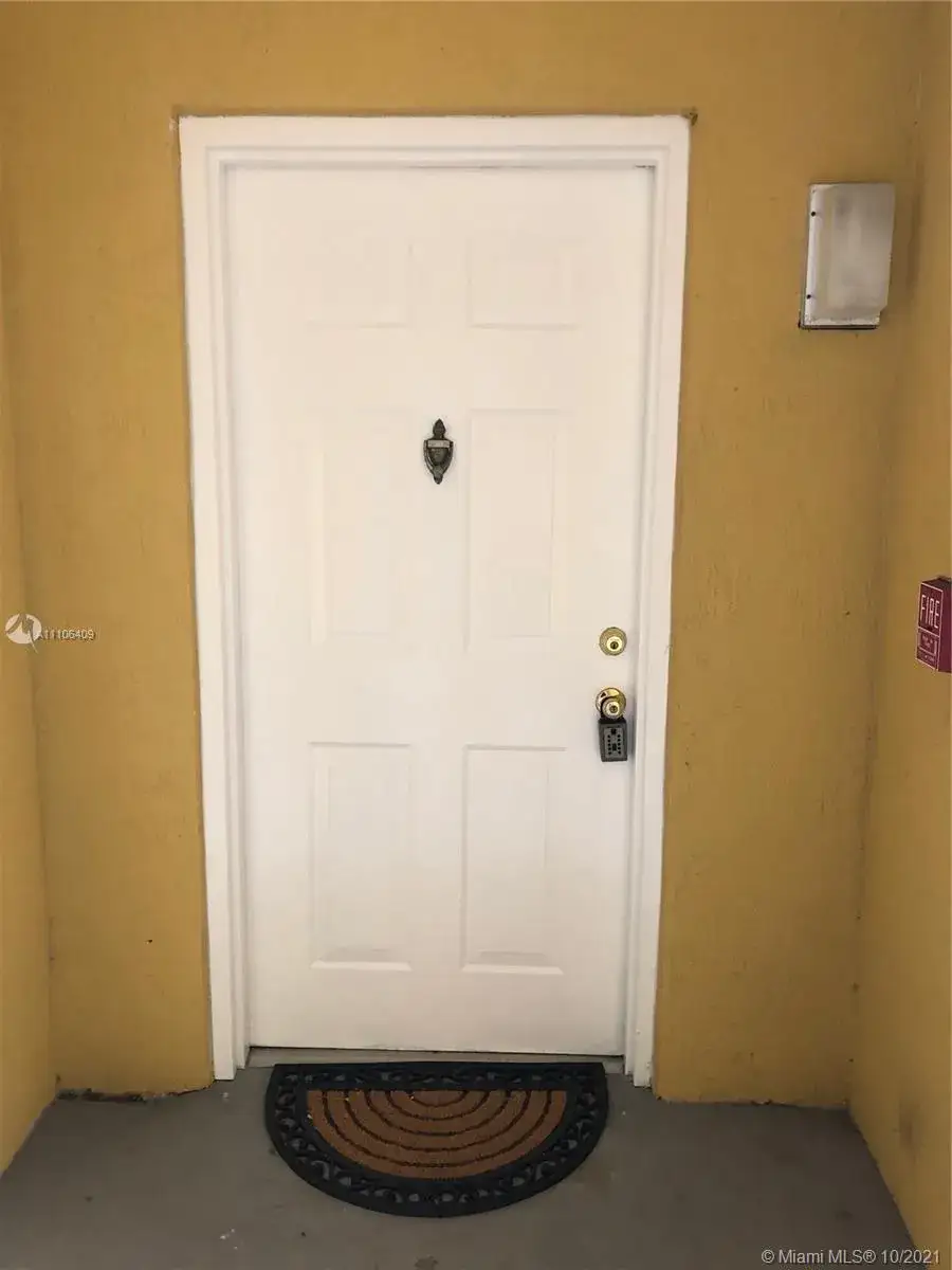 1 bedroom 1 bath Residential Lease for rent at 720 SW 111th Ave # 103, Pembroke Pines FL 33025