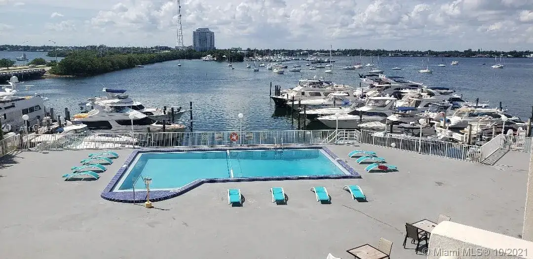 1 bath Residential for sale at 7904 West Dr # 309, North Bay Village FL 33141