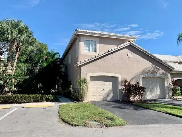 4 bedroom 2 bath Residential Lease for rent at 2067 Madeira Dr # 2067, Weston FL 33327