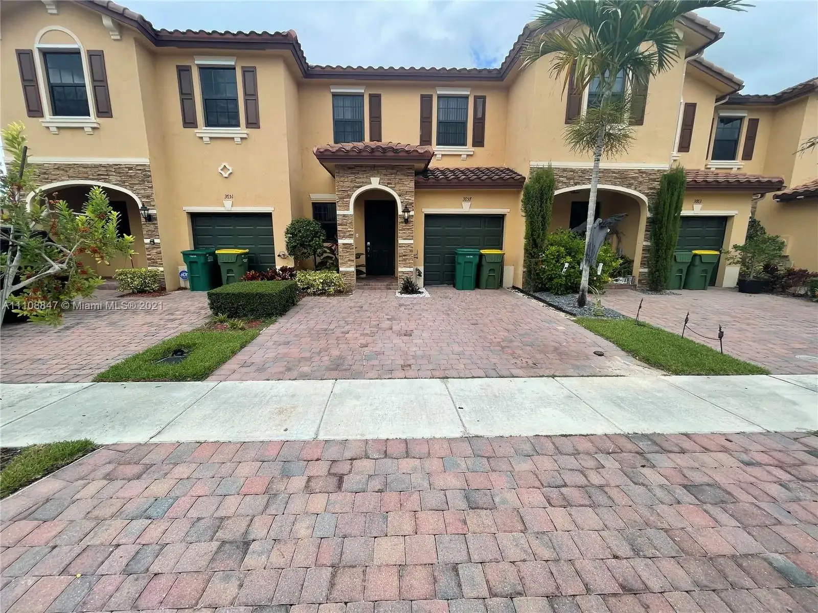 3 bedroom 2 bath Residential for sale at 3757 SE 2nd St # 3757, Homestead FL 33033