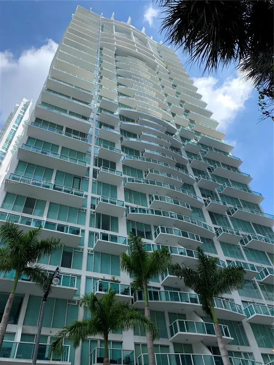 2 bedroom 2 bath Residential Lease for rent at 41 SE 5th St # 1507, Miami FL 33131