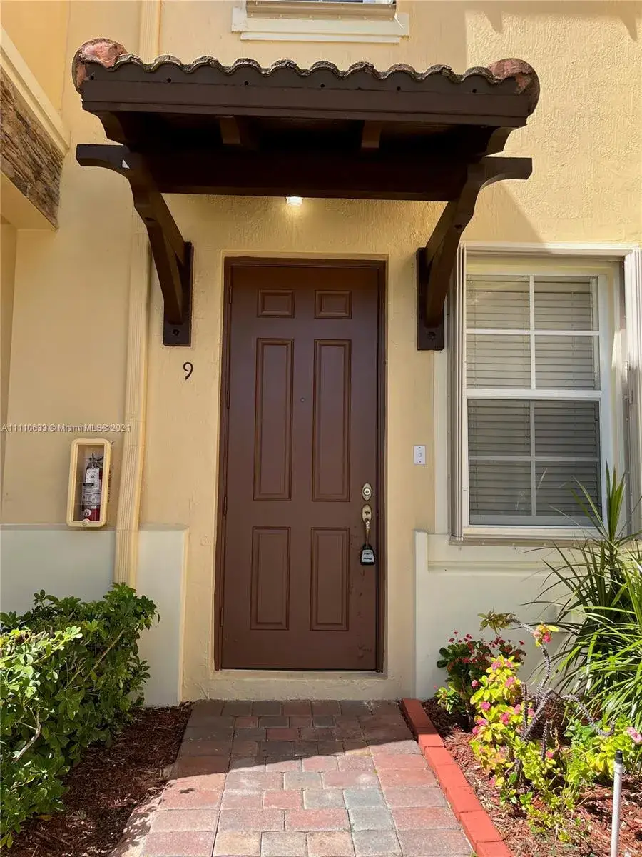 3 bedroom 3 bath Residential Lease for rent at 9153 SW 227th St # 9, Cutler Bay FL 33190