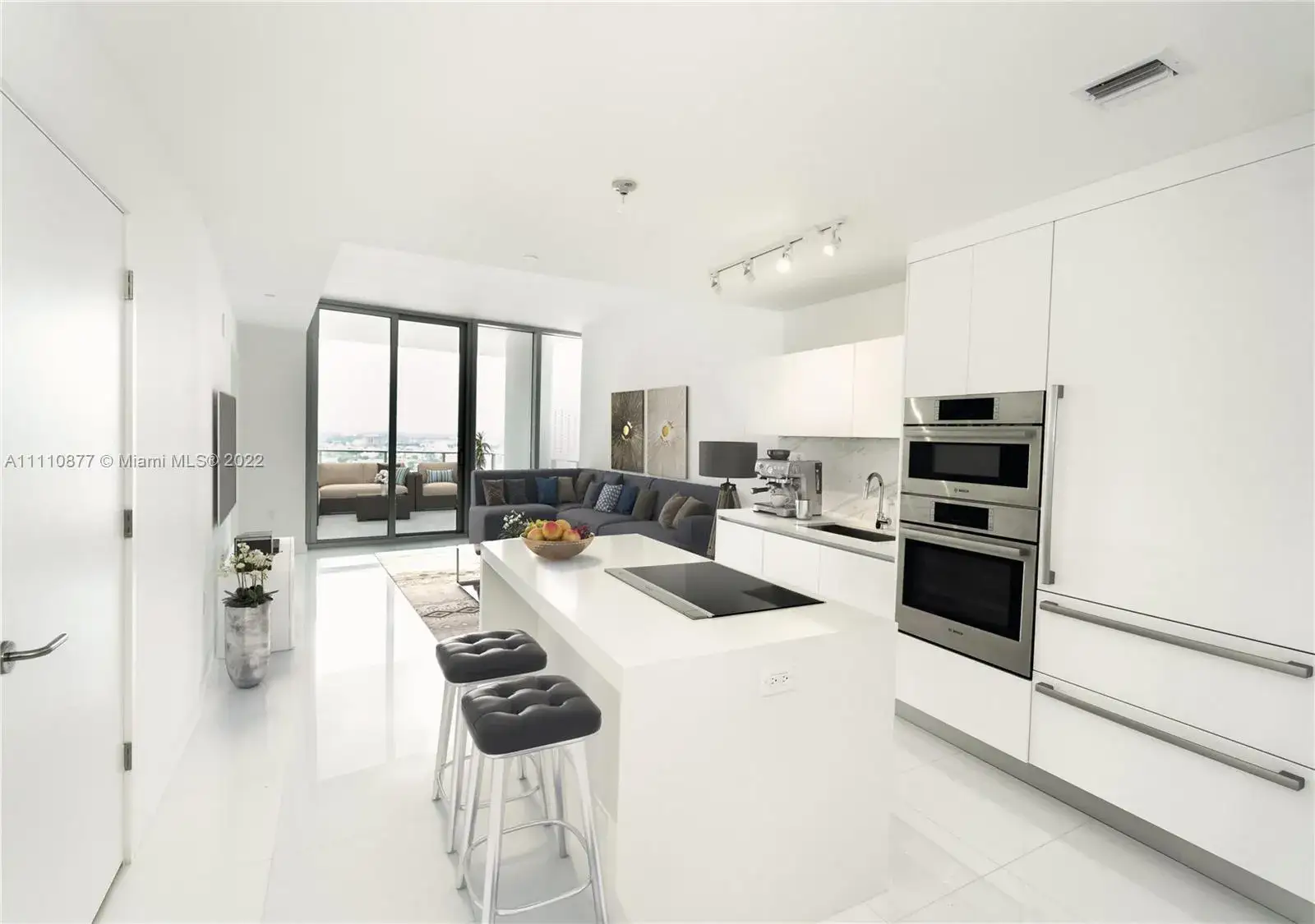 1 bedroom 2 bath Residential for sale at 851 NE 1st Ave # 2200, Miami FL 33132