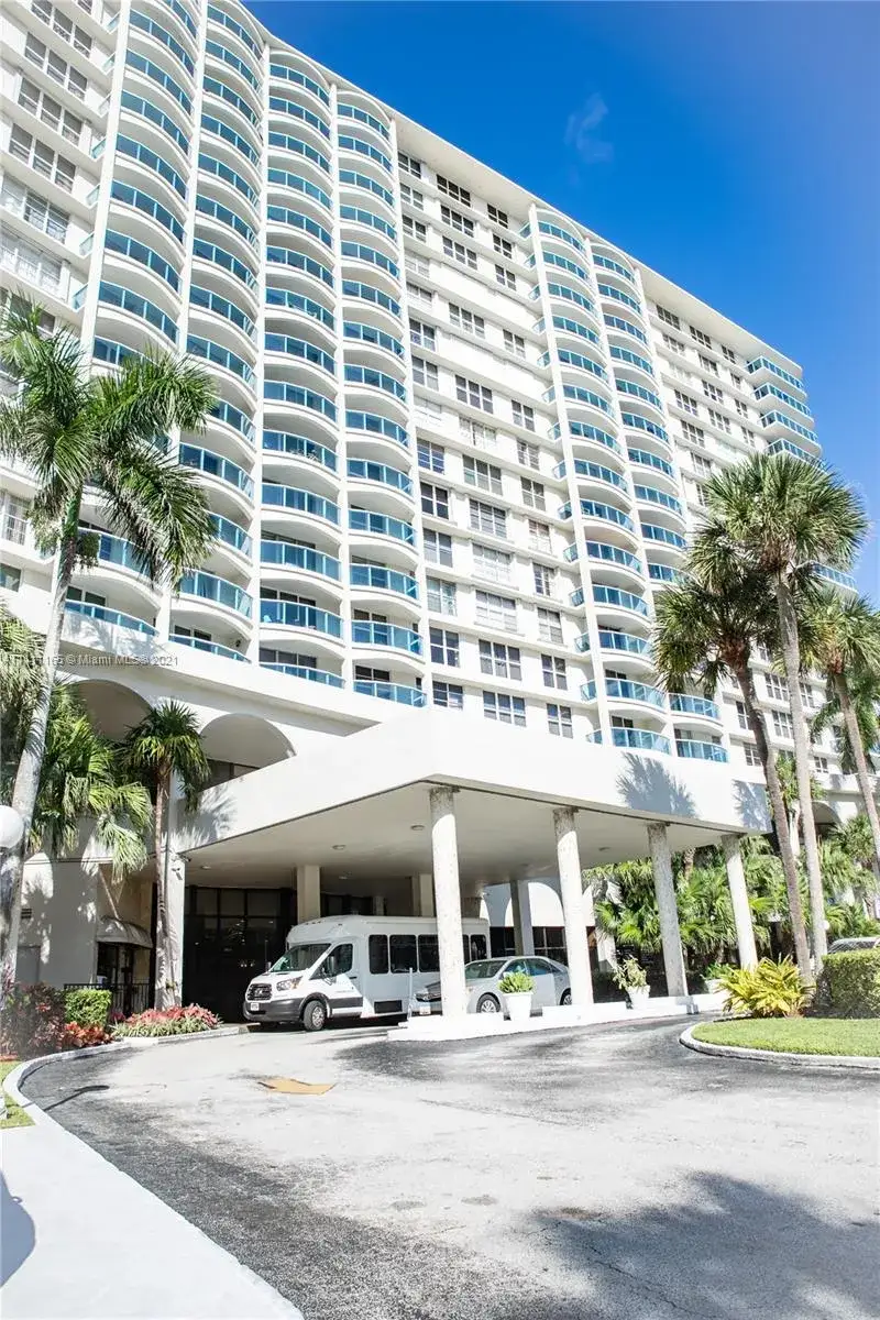 2 bedroom 2 bath Residential for sale at 3800 S Ocean Dr # 414, Hollywood FL 33019