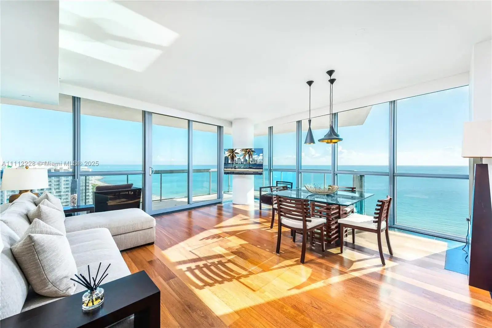 2 bedroom 2 bath Residential Lease for rent at 101 20th St # 2707, Miami Beach FL 33139
