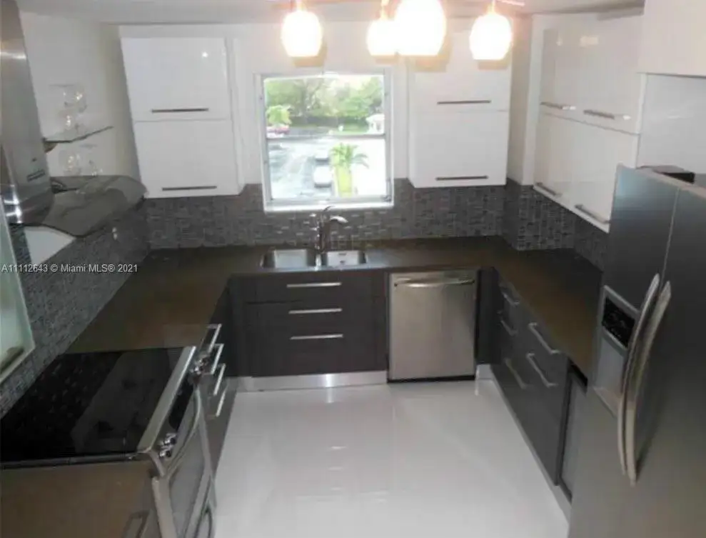 2 bedroom 2 bath Residential for sale at 2780 NE 183rd St # 401, Aventura FL 33160