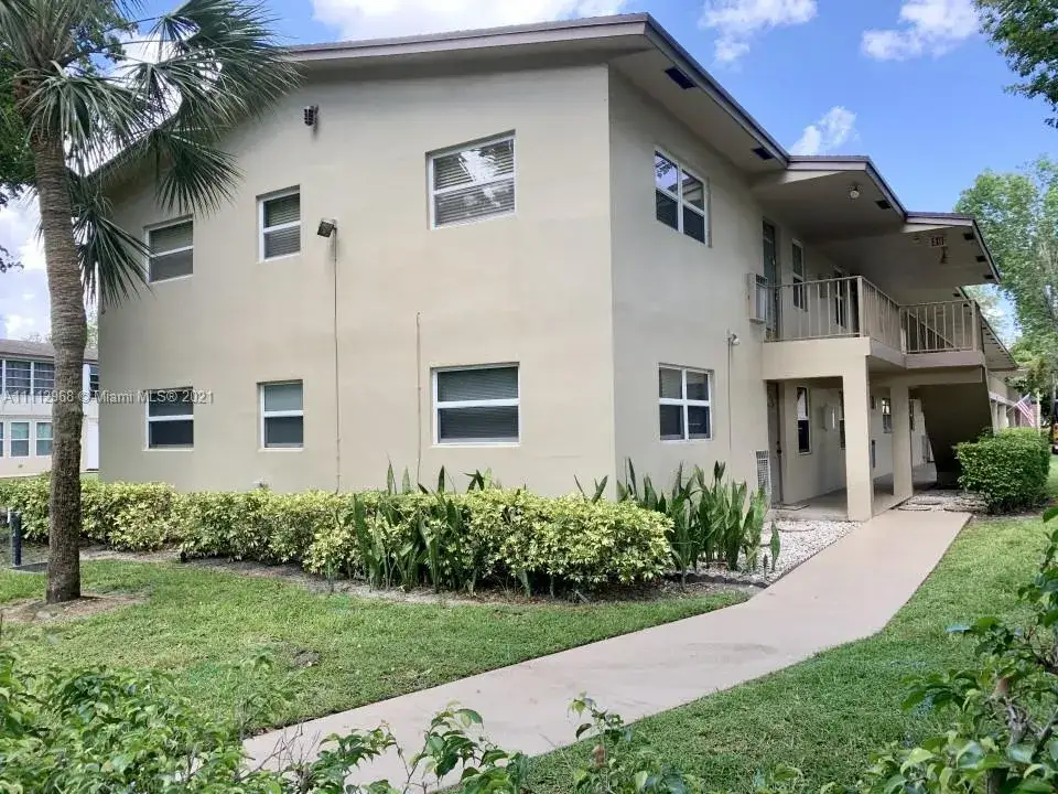 2 bedroom 2 bath Residential for sale at 231 NW 76th Ave # 102, Margate FL 33063