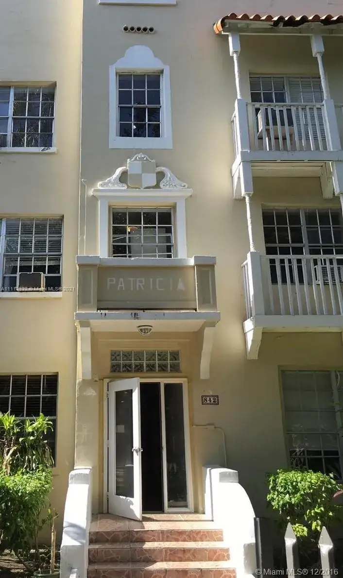 1 bedroom 1 bath Residential for sale at 842 Meridian Ave # 3A, Miami Beach FL 33139
