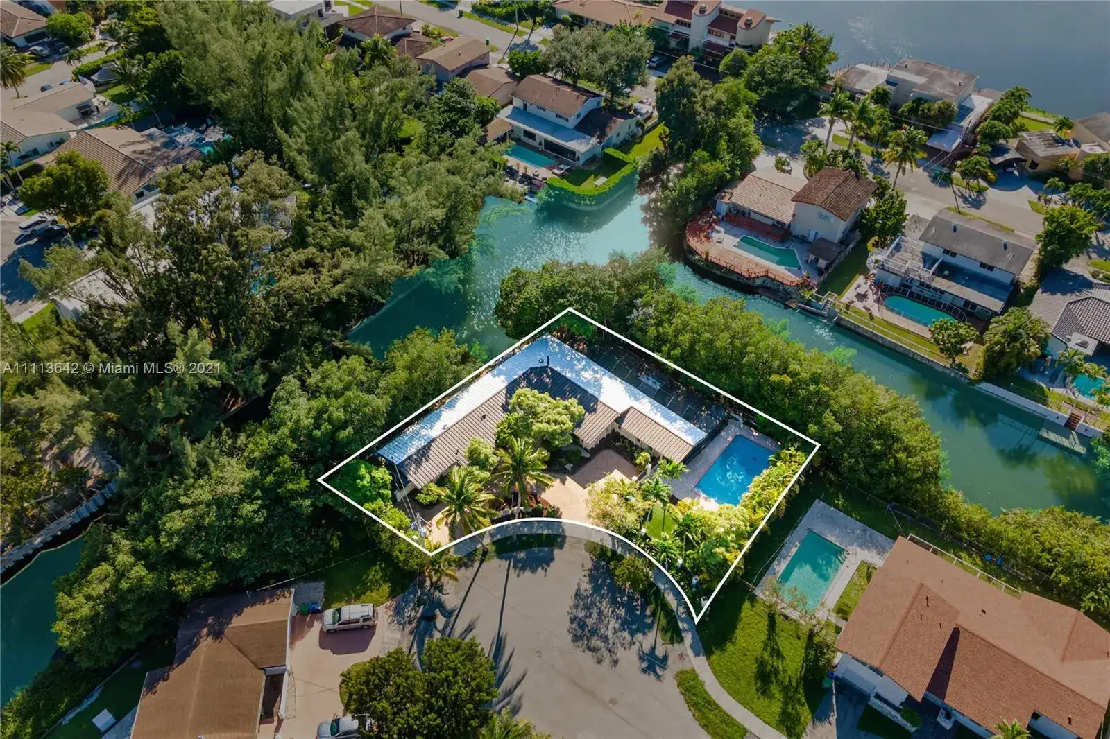6 bedroom 3 bath Residential for sale at 19860 NE 24th Ct, Miami FL 33180