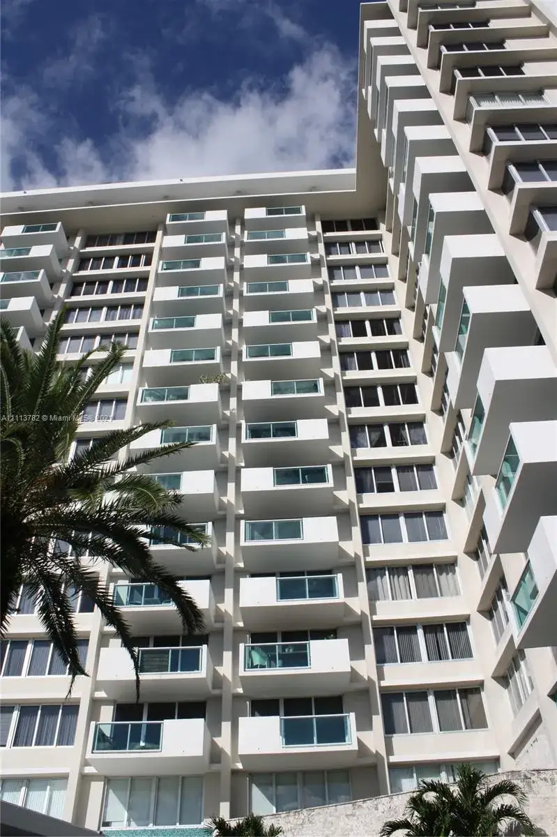 1 bath Residential Lease for rent at 1200 West Ave # 912, Miami Beach FL 33139