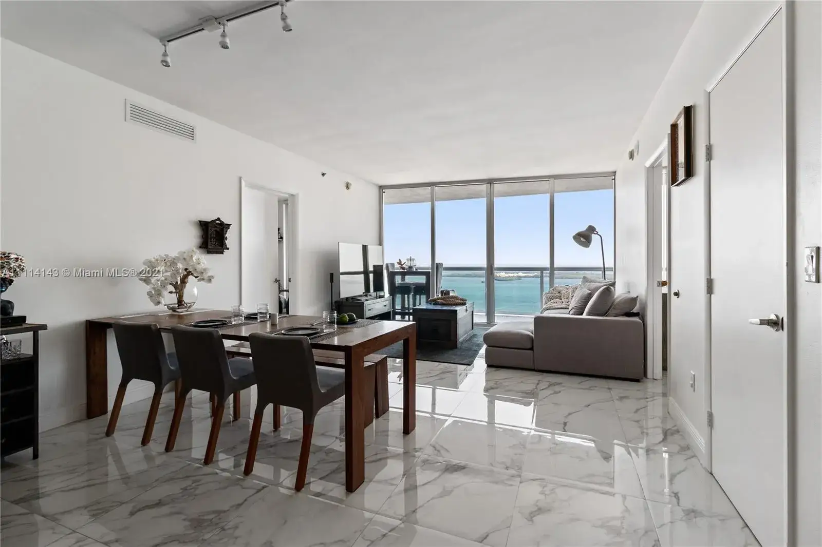 2 bedroom 2 bath Residential for sale at 465 Brickell Ave # 5505, Miami FL 33131