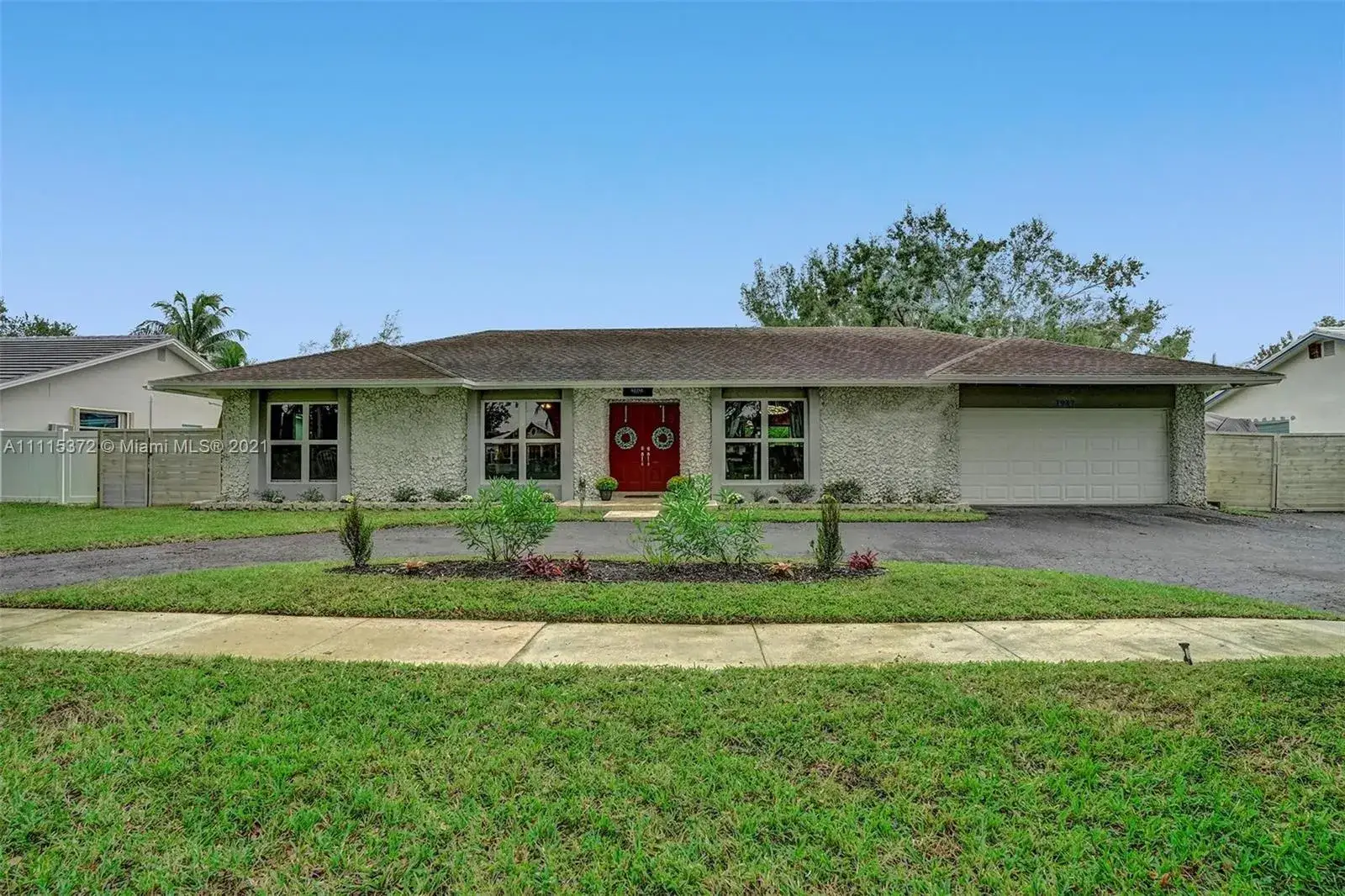 6 bedroom 3 bath Residential Lease for rent at 1941 SW 52nd Ter, Plantation FL 33317