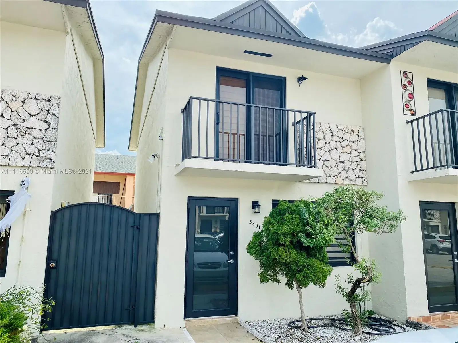 2 bedroom 1 bath Residential for sale at 5301 W 22nd Ct # 5301, Hialeah FL 33016