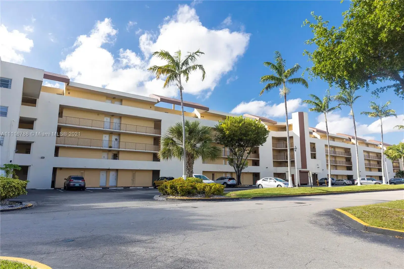 2 bedroom 1 bath Residential for sale at 8870 Fontainebleau Blvd # 503, Miami FL 33172