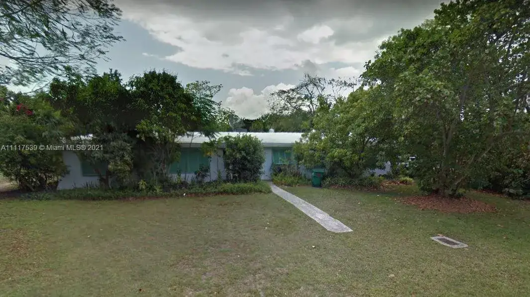 5 bedroom 4 bath Residential for sale at 7530 SW 134th St, Pinecrest FL 33156