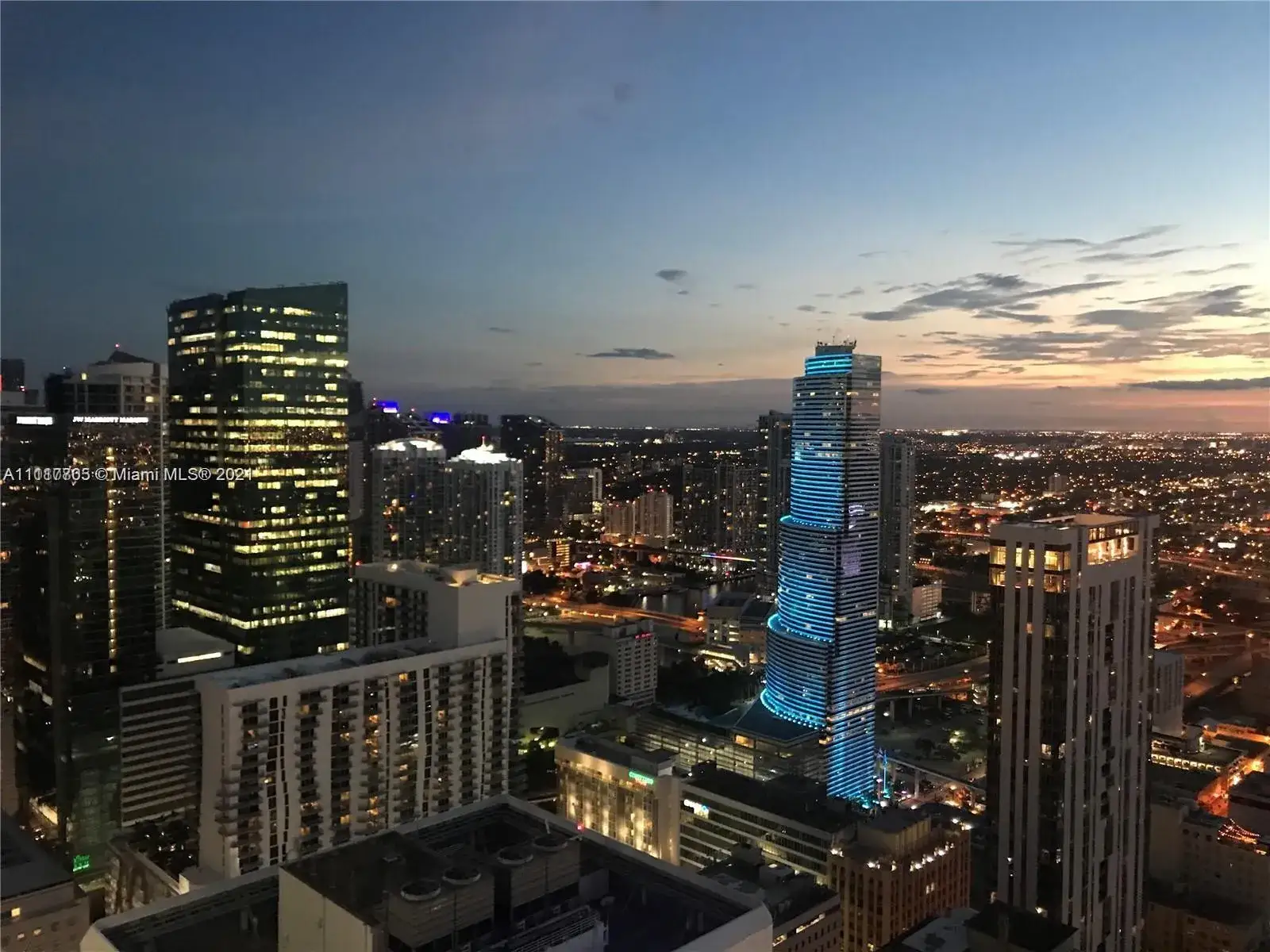 1 bedroom 1 bath Residential for sale at 50 Biscayne Blvd # 3505, Miami FL 33132