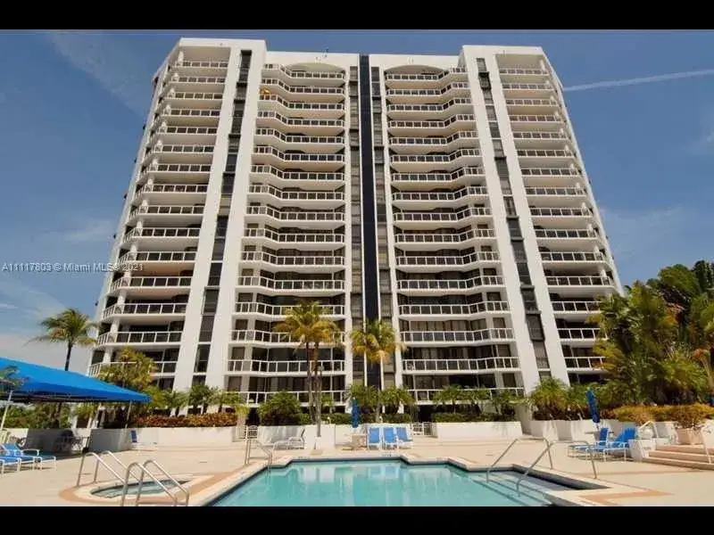 2 bedroom 2 bath Residential for sale at 3598 Yacht Club Dr # 2004, Aventura FL 33180