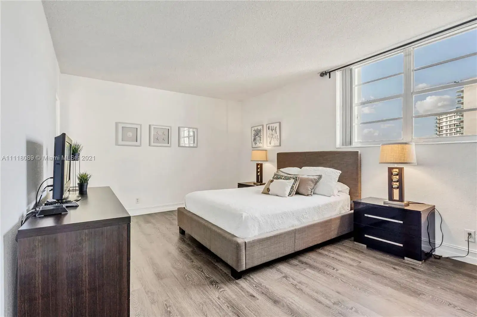 2 bedroom 2 bath Residential for sale at 3901 S Ocean Dr # 7P, Hollywood FL 33019