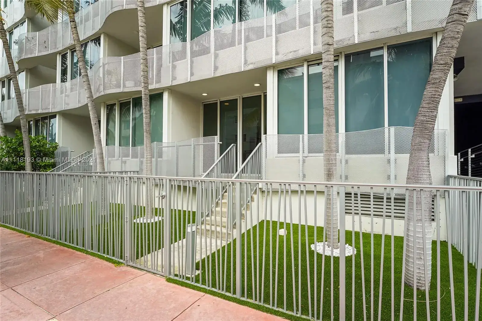 1 bedroom 1 bath Residential for sale at 2100 Park Ave # 108, Miami Beach FL 33139
