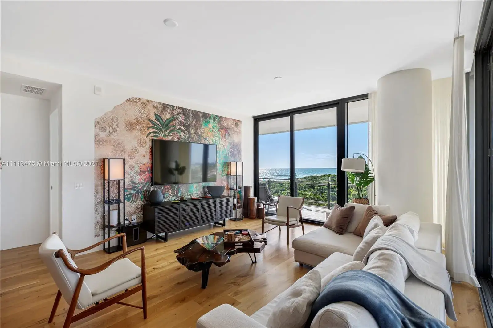 2 bedroom 2 bath Residential for sale at 8701 Collins Ave # 606, Miami Beach FL 33154